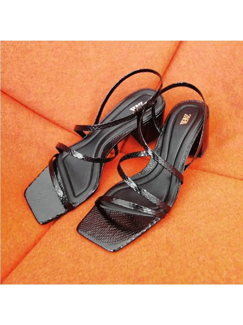 ZARA MID HEIGHT BLOCK HEEL SANDALS
BLACK - Picture 1 of 7